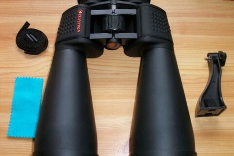 Celestron SkyMaster 15x70 Lieferumfang