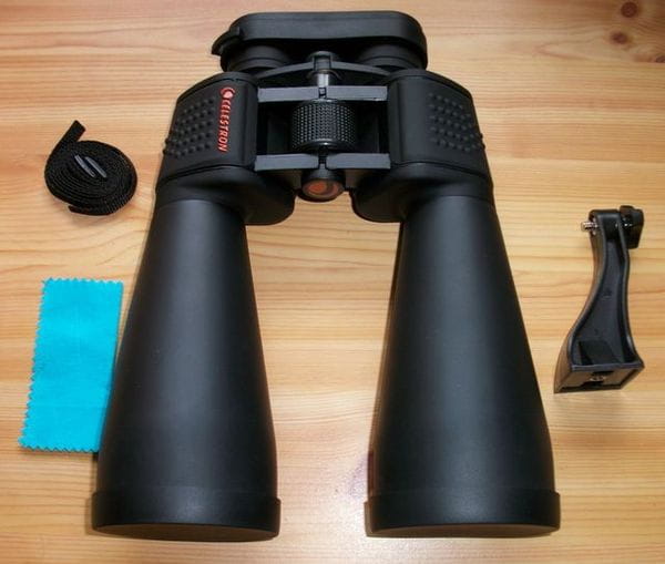 Celestron SkyMaster 15x70 Lieferumfang